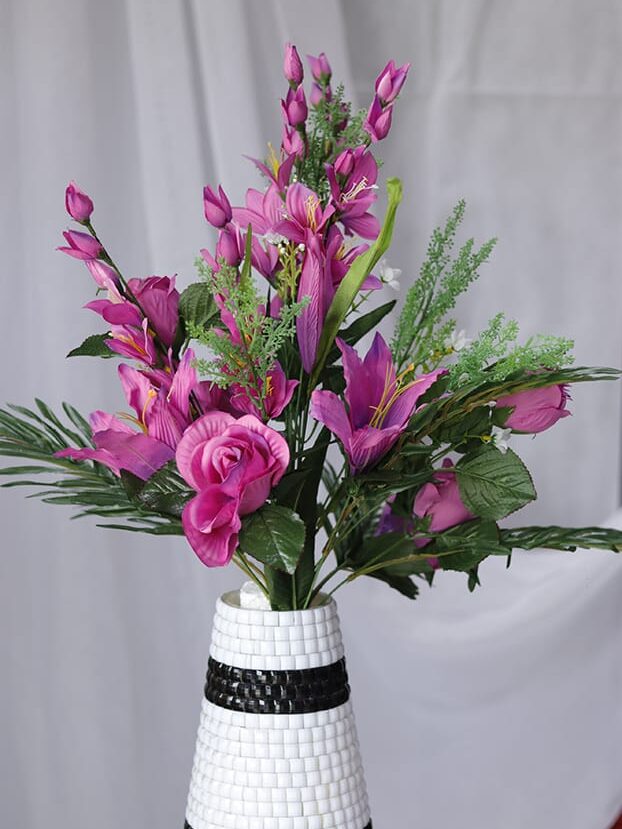 Rosas y Mini Lirios por 24 – Morado - Flores Artificiales Envios a Bogotá y toda Colombia | Dkora Colombia