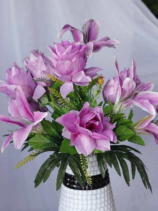 Alcachofas y lirios por 15 - Flores Artificiales Envios a Bogotá y toda Colombia | Dkora Colombia