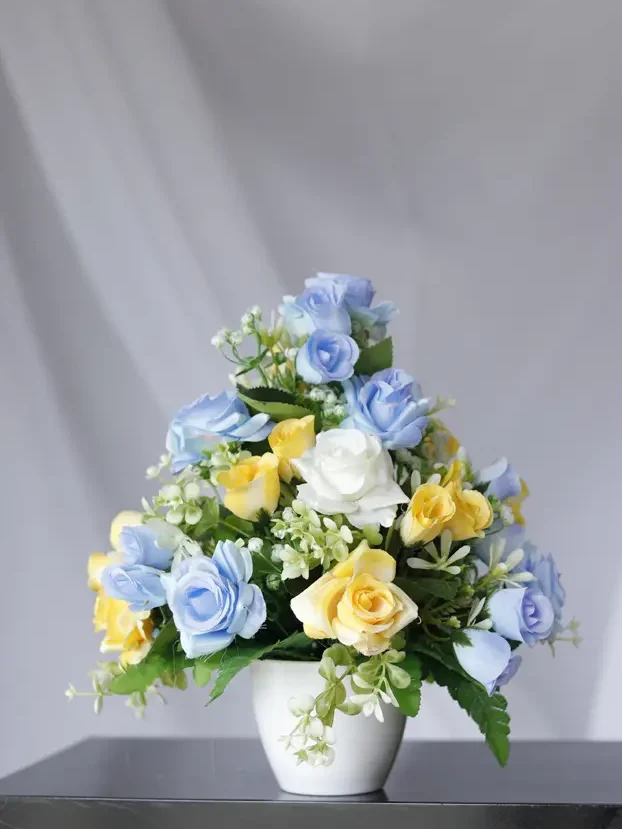 Rosas y Follaje - Arreglos Florales Envios a Bogotá y toda Colombia | Dkora Colombia