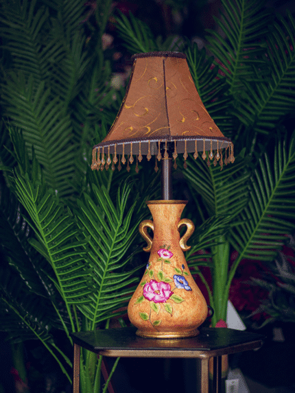 Lámpara café con flores - Decora tu Hogar Envios a Bogotá y toda Colombia | Dkora Colombia