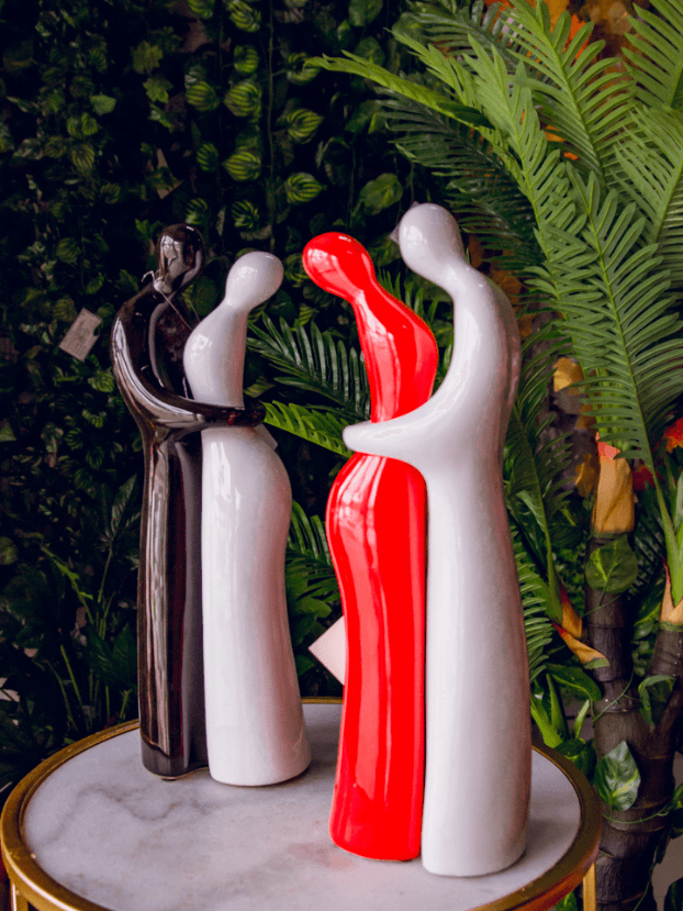 Amantes Abrazados - Figuras Abstractas Envios a Bogotá y toda Colombia | Dkora Colombia