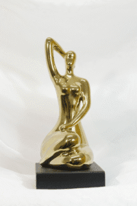 Figura Femenina – Dorado - Amor y Amistad Envios a Bogotá y toda Colombia | Dkora Colombia