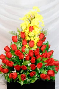 Rosas y Flores de cerezo - Amor y Amistad Envios a Bogotá y toda Colombia | Dkora Colombia