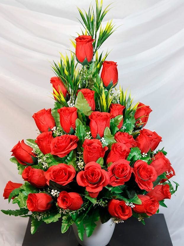 Rosas con follaje bicolor - Amor y Amistad Envios a Bogotá y toda Colombia | Dkora Colombia