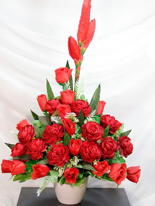 Heliconia y follaje verde - Amor y Amistad Envios a Bogotá y toda Colombia | Dkora Colombia