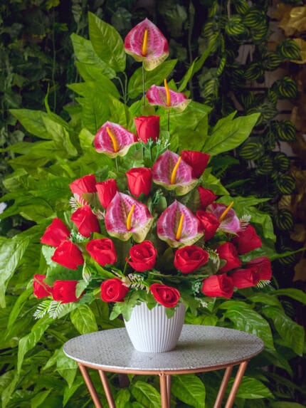 Rosas y Anturios - Amor y Amistad Envios a Bogotá y toda Colombia | Dkora Colombia