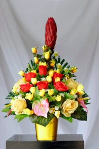 Heliconia y Mini Rosas - Amor y Amistad Envios a Bogotá y toda Colombia | Dkora Colombia