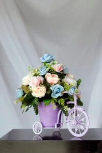 Bicicleta con rosas - Amor y Amistad Envios a Bogotá y toda Colombia | Dkora Colombia