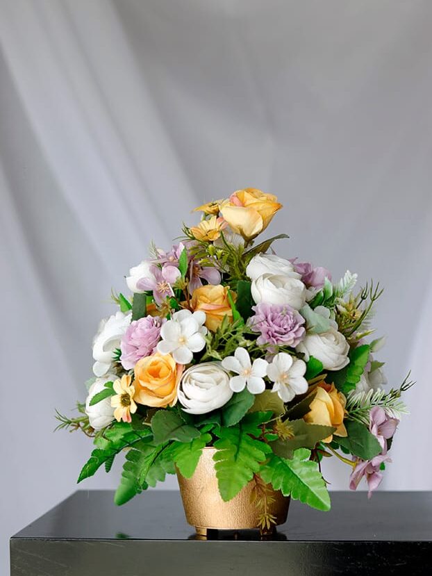 Rosas y Helecho - Amor y Amistad Envios a Bogotá y toda Colombia | Dkora Colombia