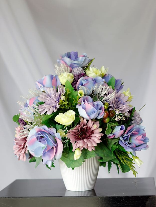 Rosas y Margarita Vinotinto - Amor y Amistad Envios a Bogotá y toda Colombia | Dkora Colombia