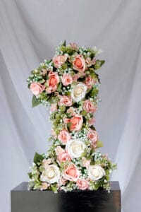 Número 1 con Rosas y Margaritas - Amor y Amistad Envios a Bogotá y toda Colombia | Dkora Colombia