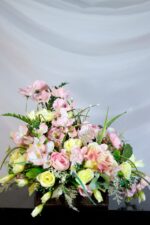 Baúl grande con Tulipanes - Amor y Amistad Envios a Bogotá y toda Colombia | Dkora Colombia