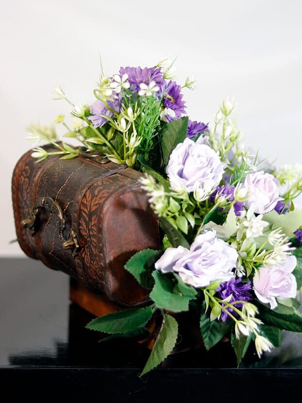 Baúl mediano con margaritas - Amor y Amistad Envios a Bogotá y toda Colombia | Dkora Colombia