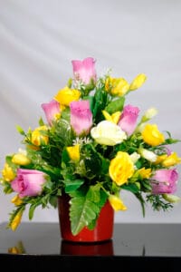 Tulipán y rosas - Amor y Amistad Envios a Bogotá y toda Colombia | Dkora Colombia