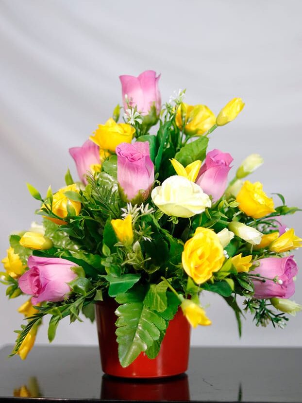 Tulipán y rosas - Amor y Amistad Envios a Bogotá y toda Colombia | Dkora Colombia