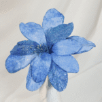 Flor de Navidad con follaje – Plata - Decora tu Navidad Envios a Bogotá y toda Colombia | Dkora Colombia