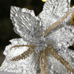 Flor de Navidad por 6 pétalos – Fuscia y dorada - Decora tu Navidad Envios a Bogotá y toda Colombia | Dkora Colombia