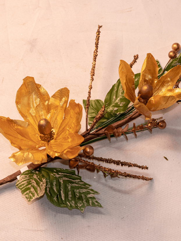 Pick vara por 2 poinsetias con follaje dorado - Decora tu Navidad Envios a Bogotá y toda Colombia | Dkora Colombia