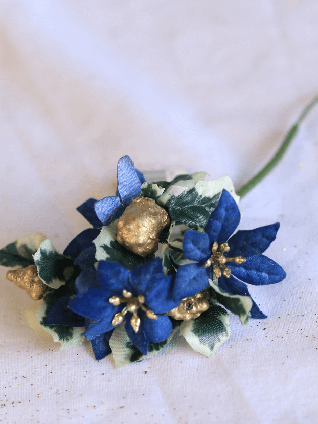 Pick mini poinsetia gamuzado azul - Decora tu Navidad Envios a Bogotá y toda Colombia | Dkora Colombia