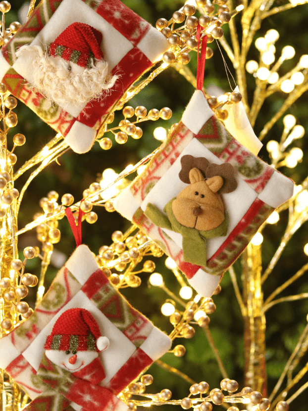 Cojín navideño con muñeco en relieve – 3 estilos - Decora tu Navidad Envios a Bogotá y toda Colombia | Dkora Colombia