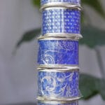 Cinta de organza azul translúcida con flores plateadas y borde alambrado - Cintas Envios a Bogotá y toda Colombia | Dkora Colombia