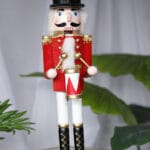 Cascanueces de 50cm en madera – Rojo y Verde - Decora tu Navidad Envios a Bogotá y toda Colombia | Dkora Colombia