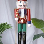 Cascanueces de 50cm traje en gamuza - Decora tu Navidad Envios a Bogotá y toda Colombia | Dkora Colombia