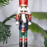 Cascanueces de 39cm con luz - Decora tu Navidad Envios a Bogotá y toda Colombia | Dkora Colombia