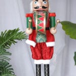 Cascanueces de 85cm con esfera de nieve con figuras- Rosado - Decora tu Navidad Envios a Bogotá y toda Colombia | Dkora Colombia