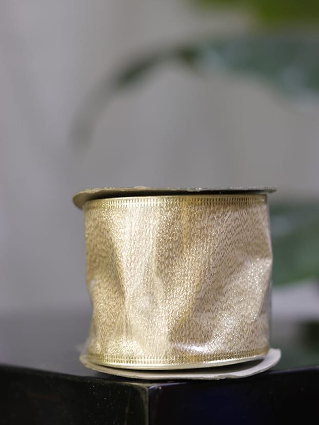 Cinta de organza dorada transparente con elegante borde alambrado. - Cintas Envios a Bogotá y toda Colombia | Dkora Colombia