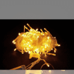 Instalación Lineal 100 LED – Luz Cálida, Alambre Plata, 10m, Enchufe, 8 Funciones en caja PVC - Decora tu Navidad Envios a Bogotá y toda Colombia | Dkora Colombia