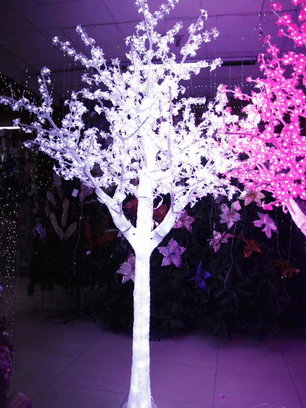 Árbol LED de 2,8 mts con tronco acrílico y flores plásticas. - Árboles de Navidad Envios a Bogotá y toda Colombia | Dkora Colombia