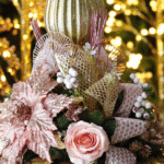 Arreglo Navideño dorado - Arreglos Navideños Envios a Bogotá y toda Colombia | Dkora Colombia