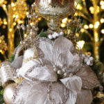 Arreglo Navideño dorado con rosado - Arreglos Navideños Envios a Bogotá y toda Colombia | Dkora Colombia