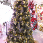 Árbol tradicional verde de 1,80 m tipo pino Arizona, frondoso. - Árboles de Navidad Envios a Bogotá y toda Colombia | Dkora Colombia