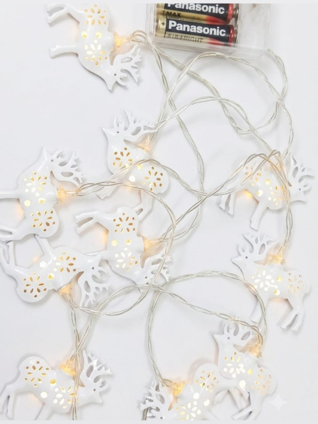 Guirnalda de 1,70 m con 10 renos LED en luz cálida. Ideal para crear ambientes navideños acogedores y especiales. - Decora tu Navidad Envios a Bogotá y toda Colombia | Dkora Colombia